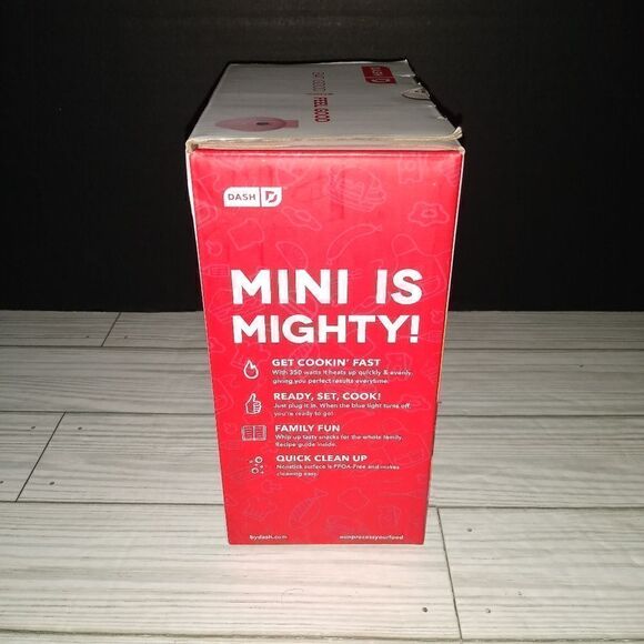 Dash Pink Mini Waffle Maker 4" Cooking Surface Non-stick 350 Watts - Picture 10 of 10